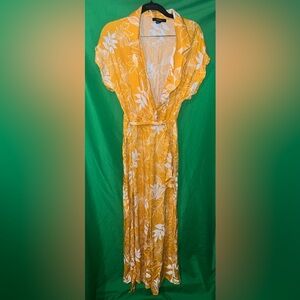 Forever 21 Yellow and White Wide Leg Floral Jumpsuit size Small